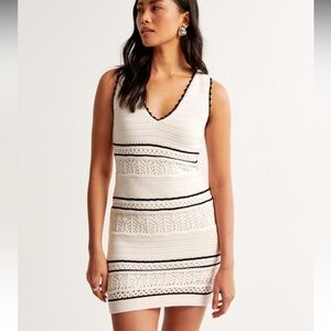 ABERCROMBIE CROCHET-STYLE V-NECK MINI DRESS M TALL